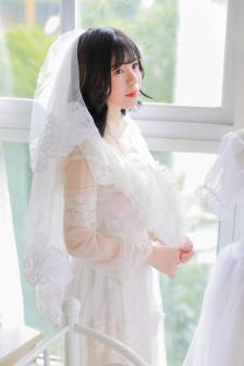 妈妈装睡配合孩子趴趴的正确方法